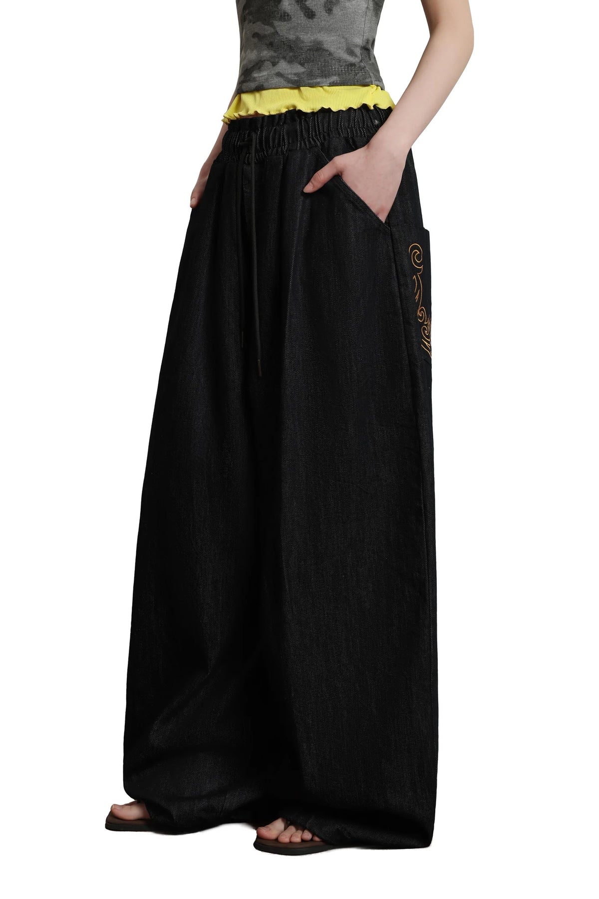 Sense Embroidered Nonfade Balloon Pants Black