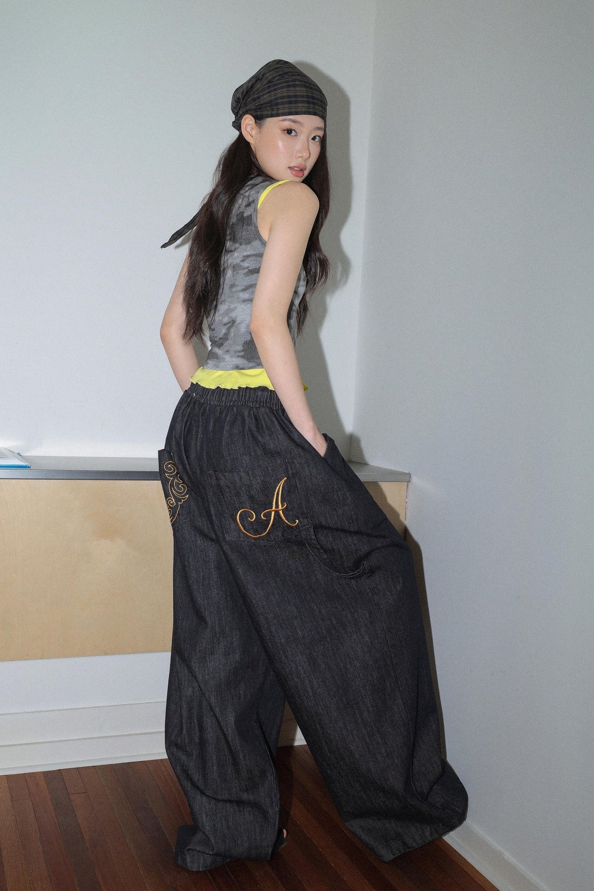 Sense Embroidered Nonfade Balloon Pants Black