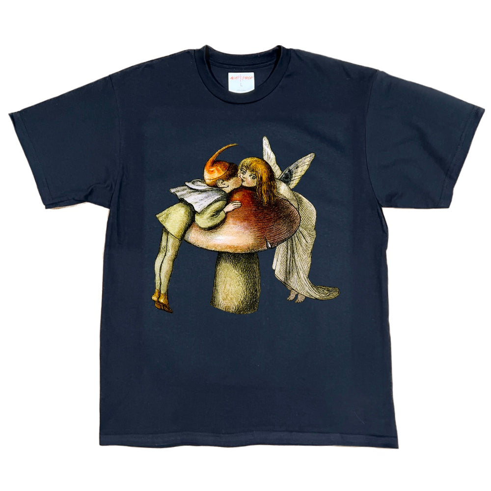 Angels Kissing Design Tee