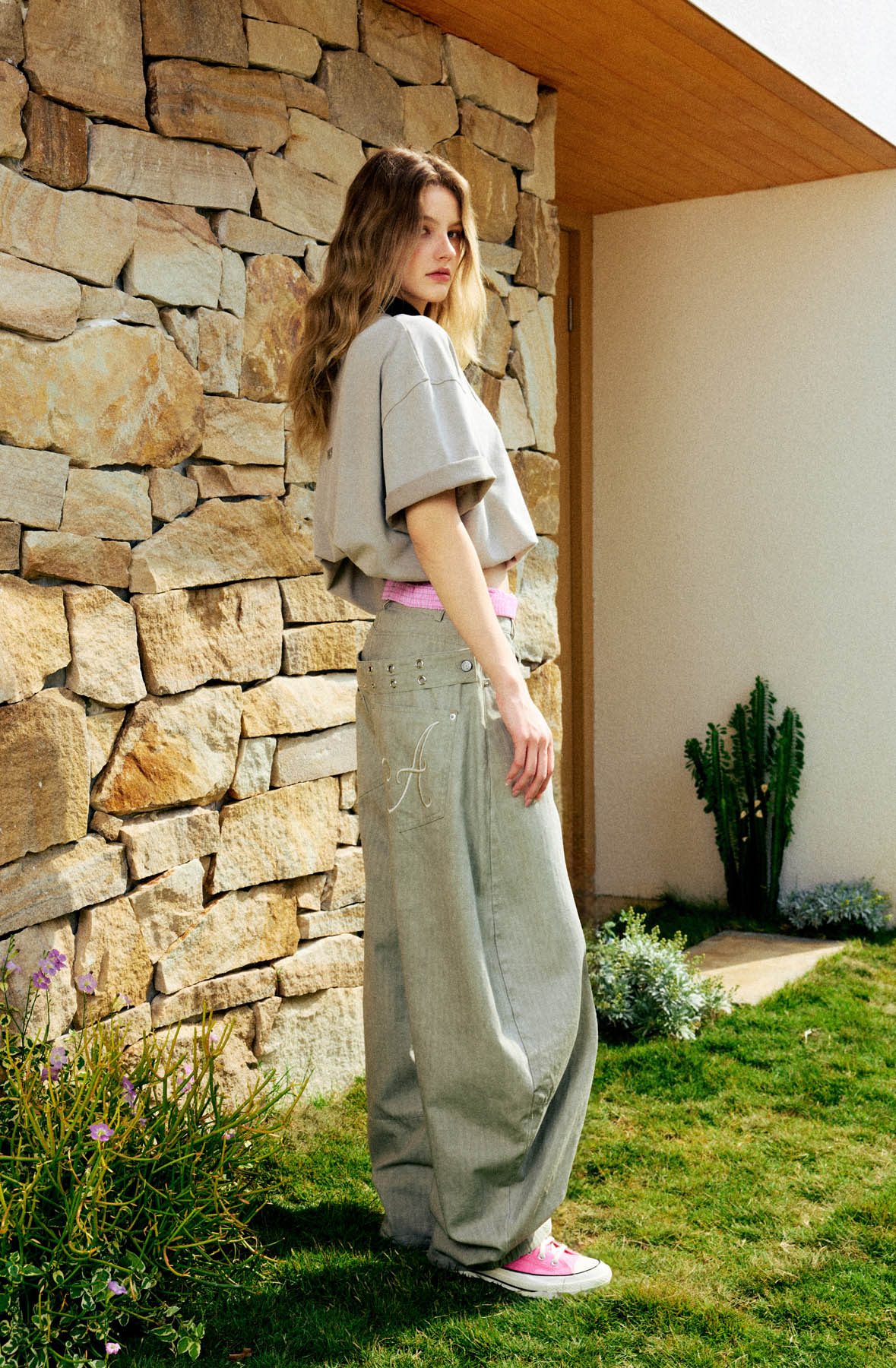 Sense Embroidered Barrel Leg Pants Light Grey