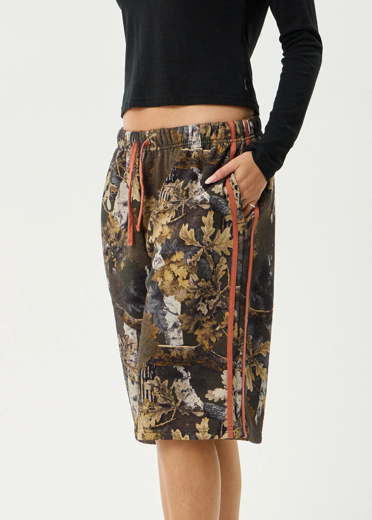 Find Me - Longline Short - Multi