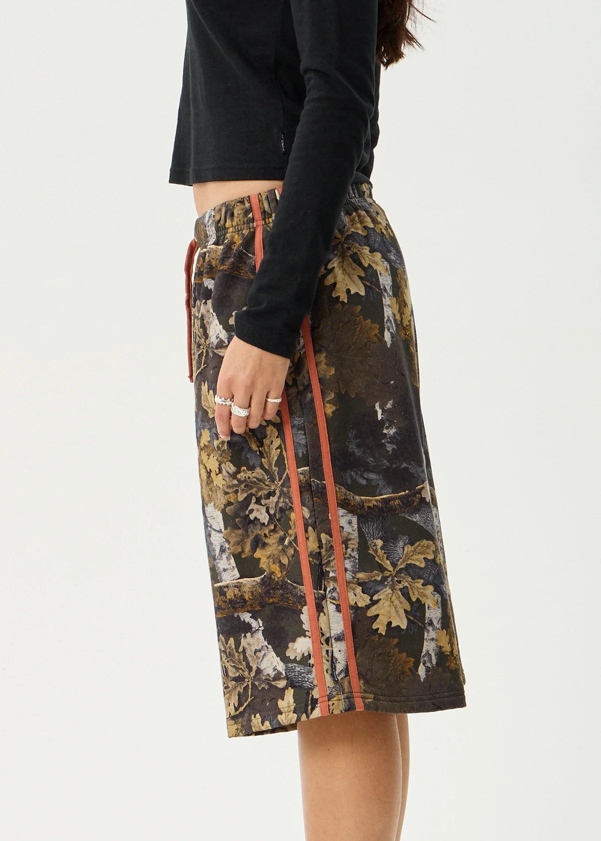 Find Me - Longline Short - Multi