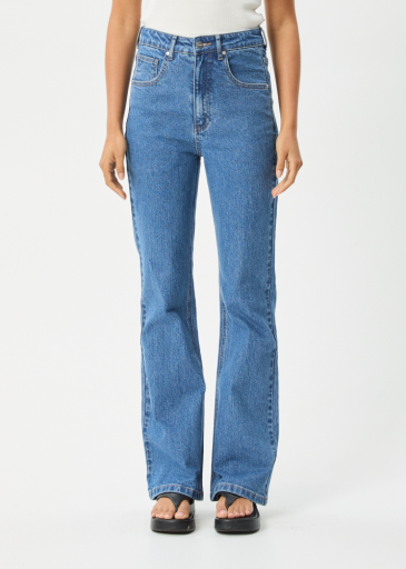 Cassidy - Bootcut Jean - Worn Blue