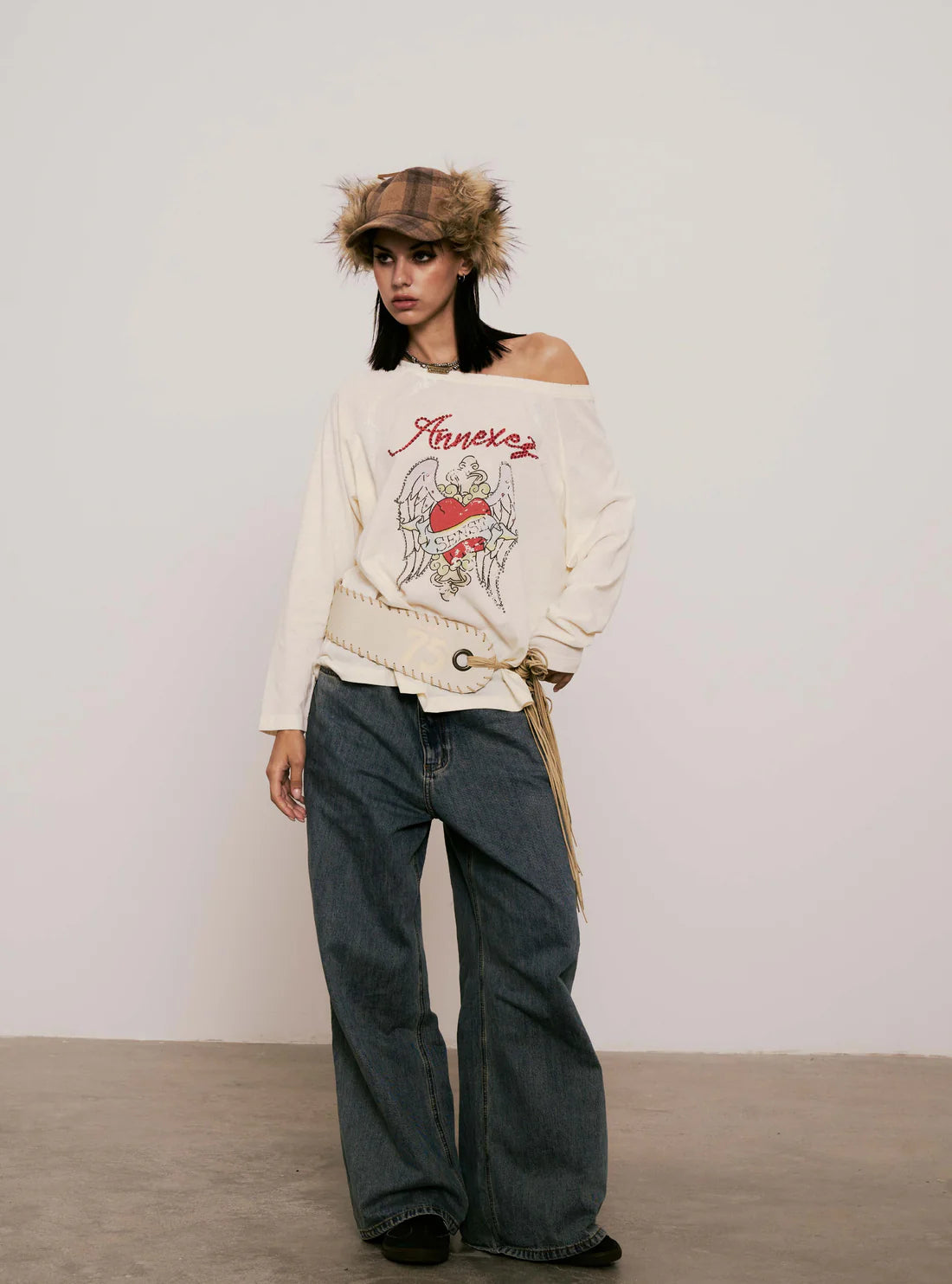 Sense Wings Off-Shoulder Cream Tee