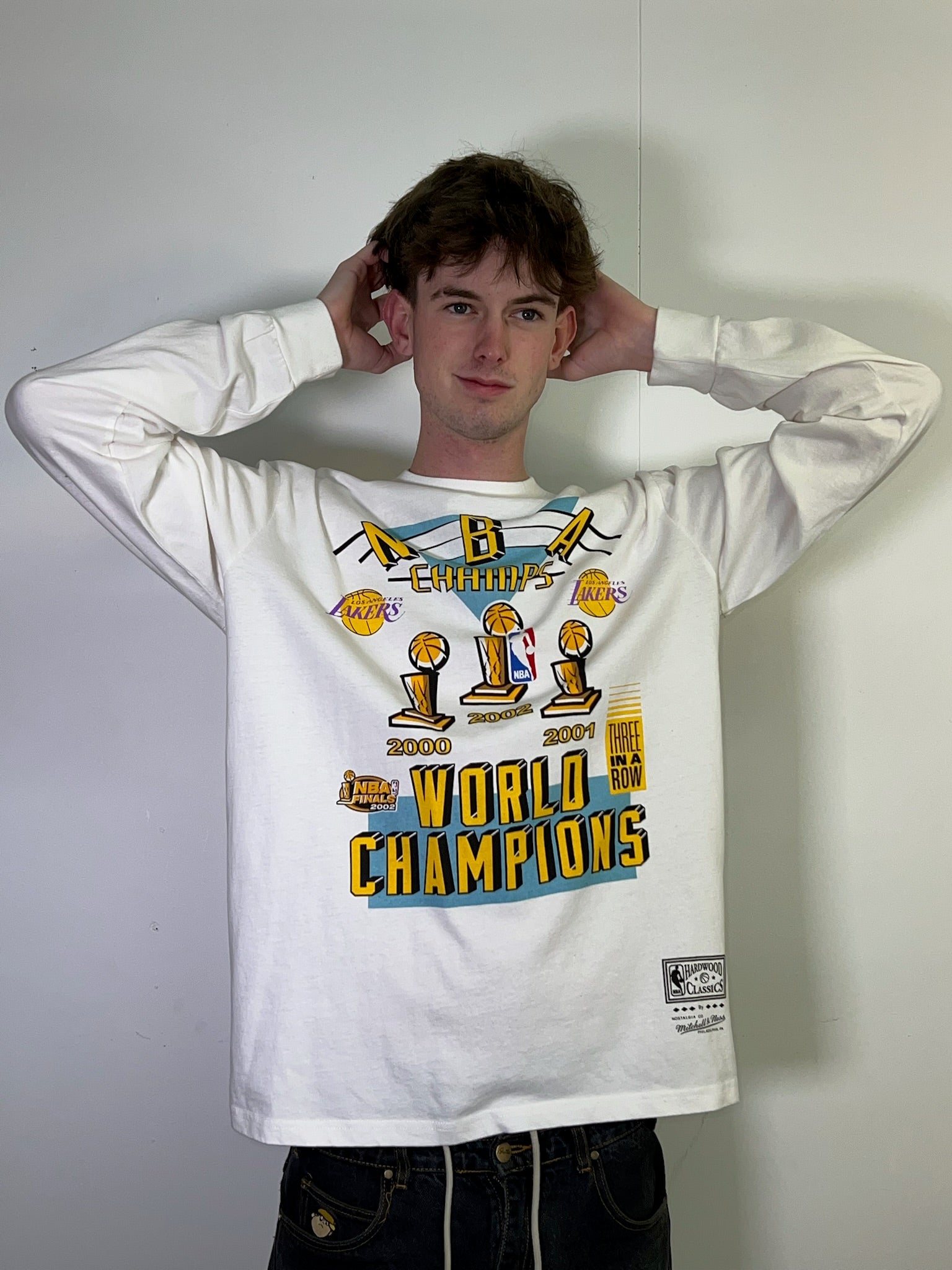 lakers white long sleeve