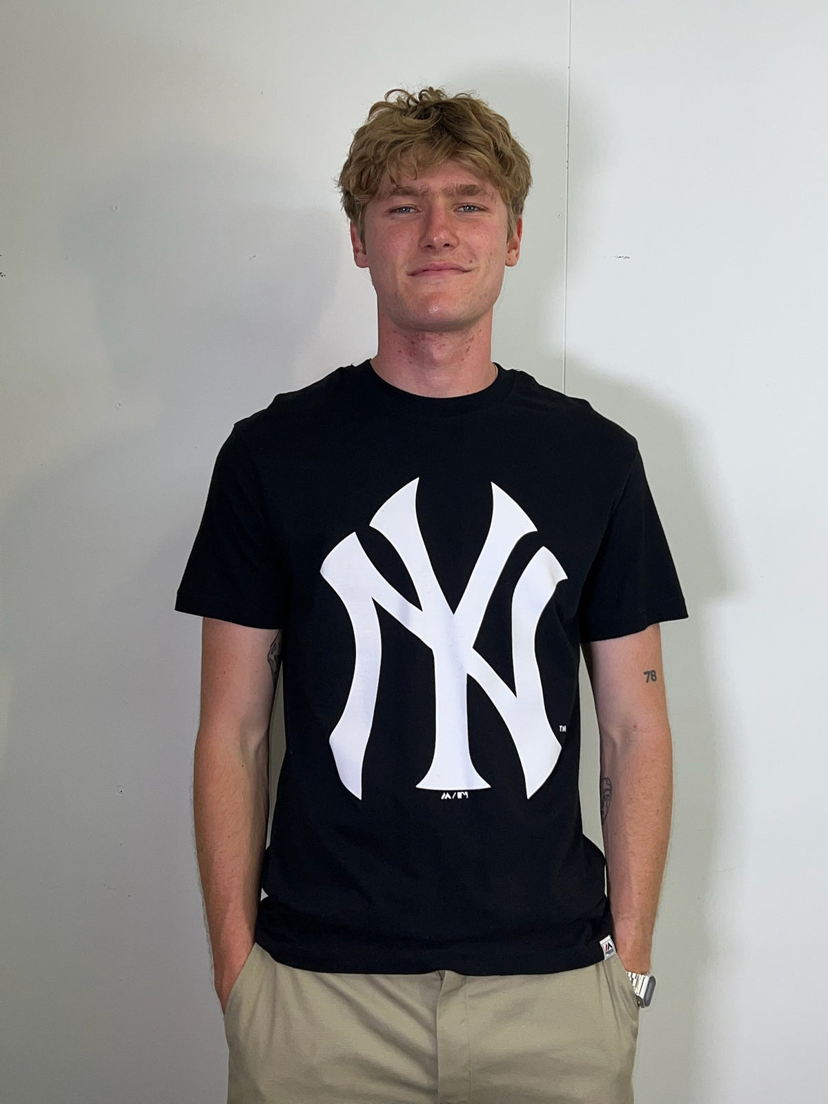 Yankees Prism Logo NY Black Tee