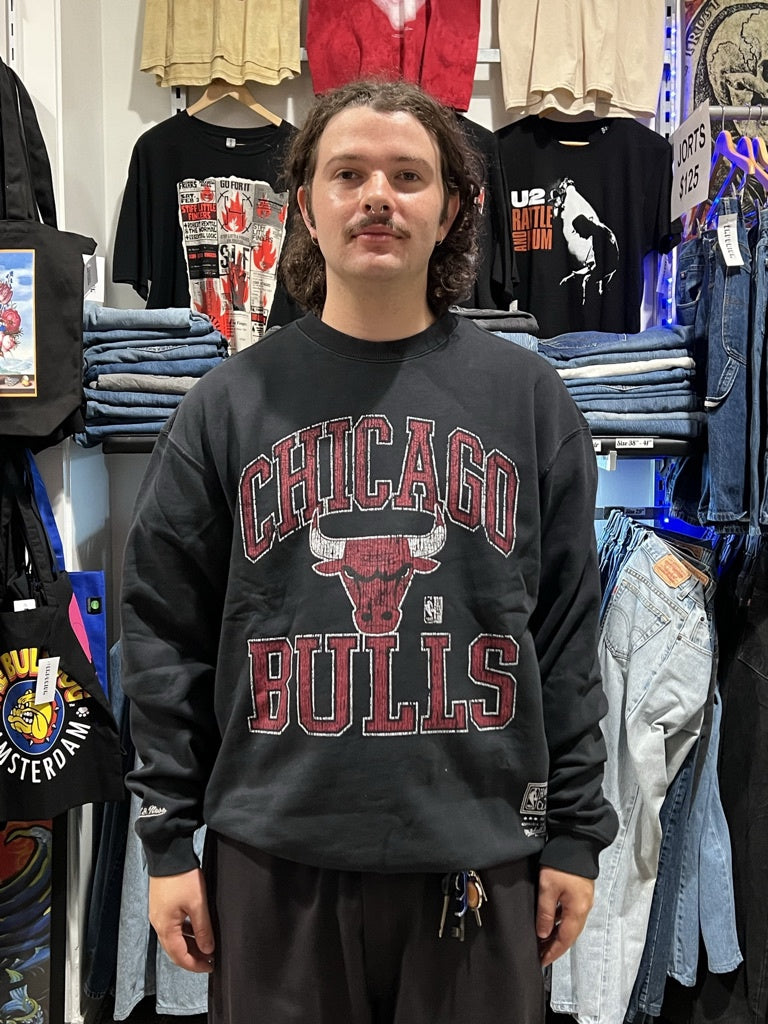 Bulls Ivy Arch Crew Black Sweatshirt