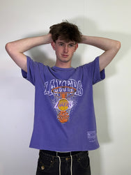 Lakers Vintage Arch Shooter Faded Purple Tee